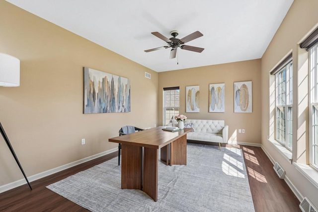 N55W20970 Carters Crossing CIRCLE, Menomonee Falls, WI 53051
