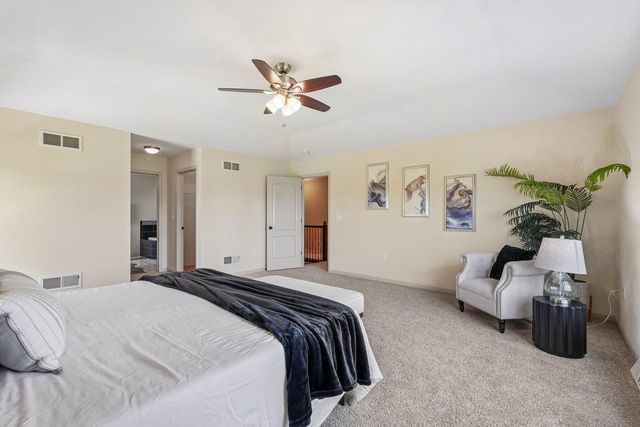 N55W20970 Carters Crossing CIRCLE, Menomonee Falls, WI 53051