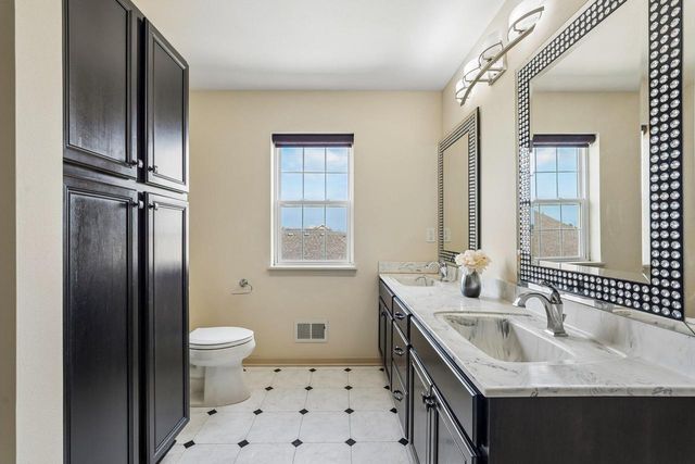 N55W20970 Carters Crossing CIRCLE, Menomonee Falls, WI 53051