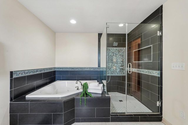 N55W20970 Carters Crossing CIRCLE, Menomonee Falls, WI 53051