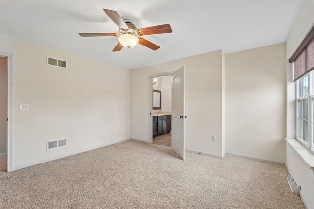 N55W20970 Carters Crossing CIRCLE, Menomonee Falls, WI 53051