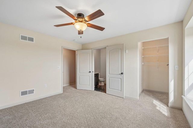 N55W20970 Carters Crossing CIRCLE, Menomonee Falls, WI 53051