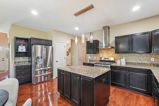 N55W20970 Carters Crossing CIRCLE, Menomonee Falls, WI 53051