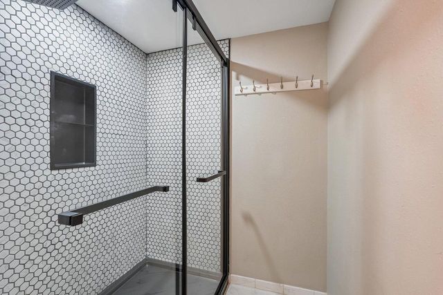 N55W20970 Carters Crossing CIRCLE, Menomonee Falls, WI 53051
