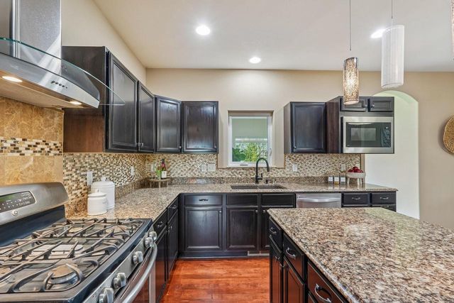N55W20970 Carters Crossing CIRCLE, Menomonee Falls, WI 53051