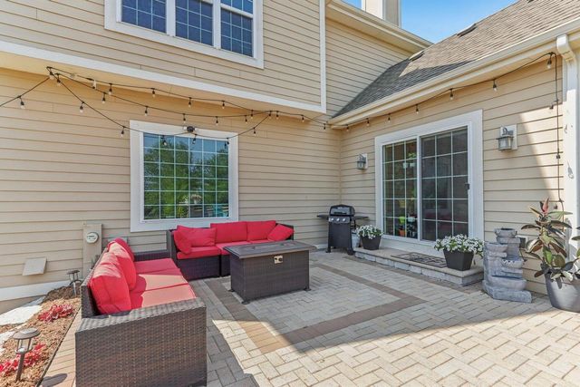 N55W20970 Carters Crossing CIRCLE, Menomonee Falls, WI 53051