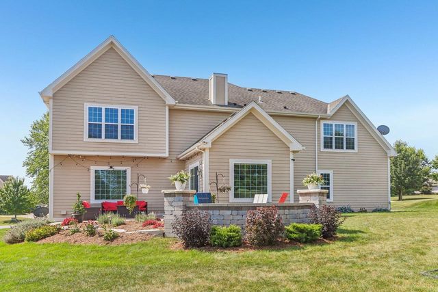 N55W20970 Carters Crossing CIRCLE, Menomonee Falls, WI 53051