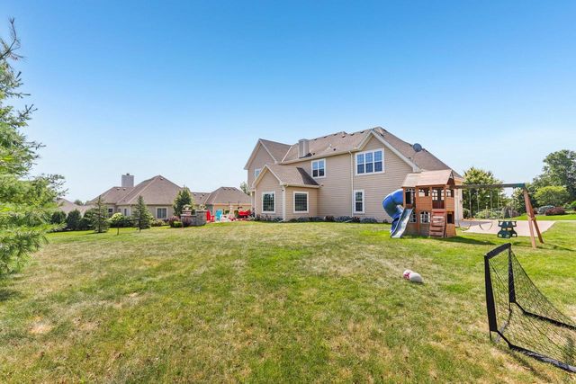 N55W20970 Carters Crossing CIRCLE, Menomonee Falls, WI 53051