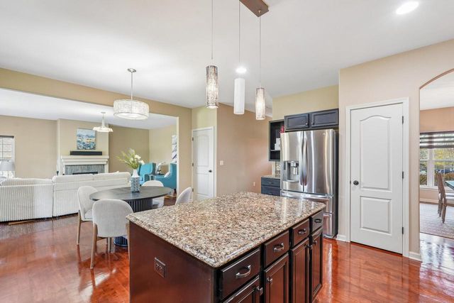N55W20970 Carters Crossing CIRCLE, Menomonee Falls, WI 53051