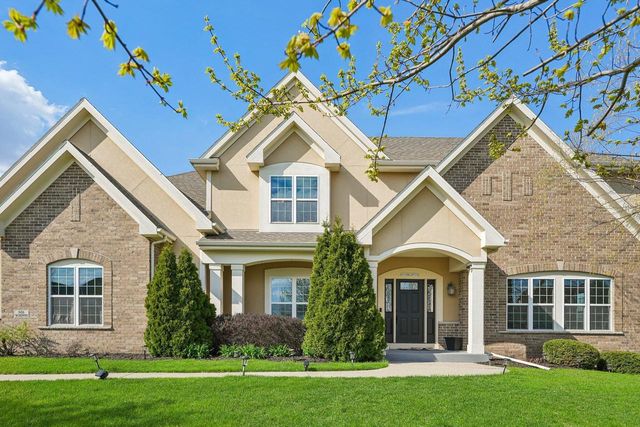 N55W20970 Carters Crossing CIRCLE, Menomonee Falls, WI 53051