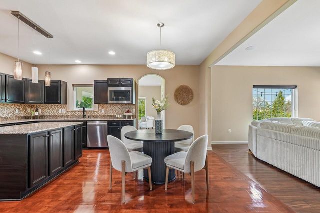N55W20970 Carters Crossing CIRCLE, Menomonee Falls, WI 53051