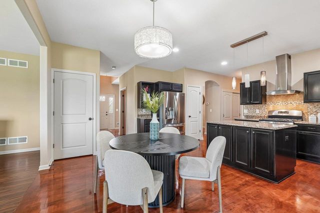 N55W20970 Carters Crossing CIRCLE, Menomonee Falls, WI 53051