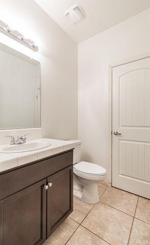 863 Legacy Drive, Lemoore, CA 93245