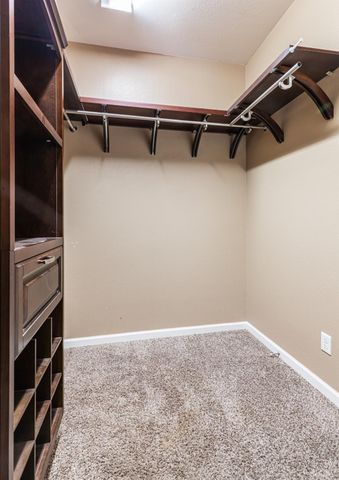 863 Legacy Drive, Lemoore, CA 93245