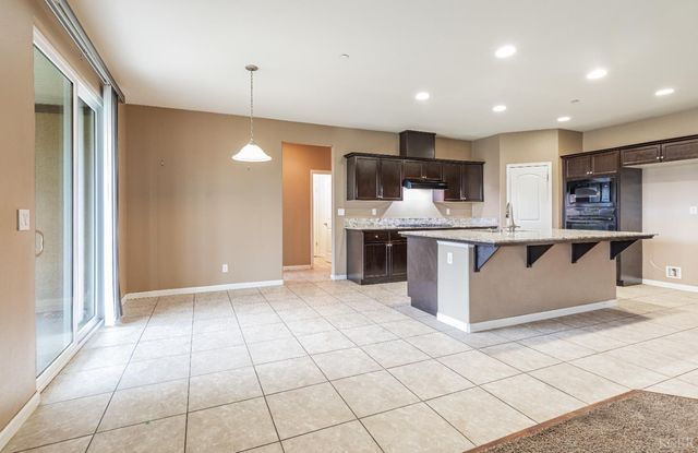 863 Legacy Drive, Lemoore, CA 93245