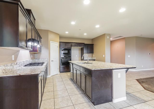 863 Legacy Drive, Lemoore, CA 93245