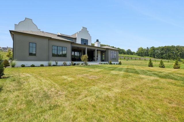8725 Weller Ln, College Grove, TN 37046