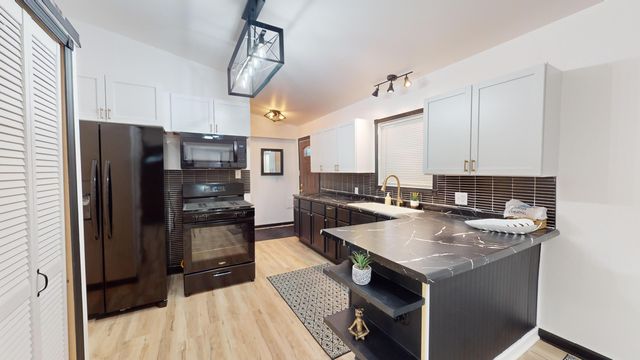 737 E 47th Avenue, Gary, IN 46409