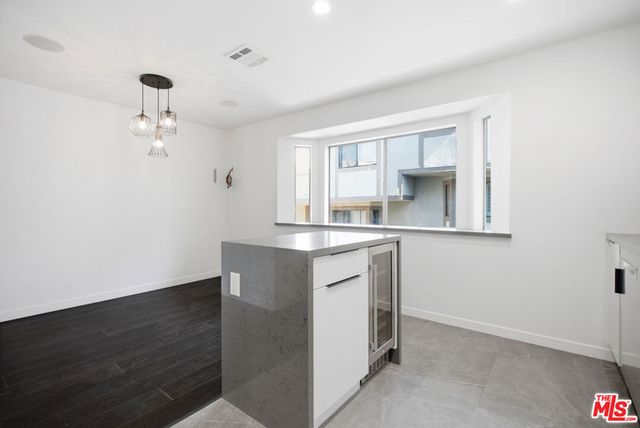 10229 Variel Avenue 12, Chatsworth, CA 91311