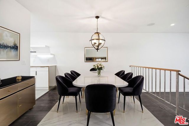 10229 Variel Avenue 12, Chatsworth, CA 91311