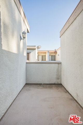 10229 Variel Avenue 12, Chatsworth, CA 91311
