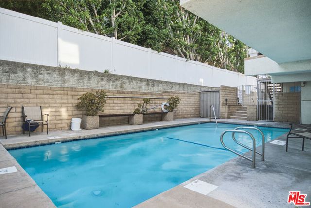 10229 Variel Avenue 12, Chatsworth, CA 91311