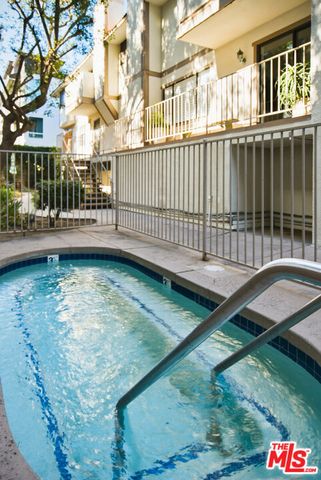 10229 Variel Avenue 12, Chatsworth, CA 91311