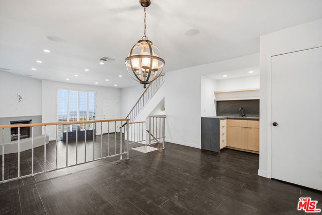 10229 Variel Avenue 12, Chatsworth, CA 91311