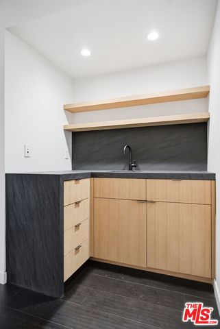10229 Variel Avenue 12, Chatsworth, CA 91311