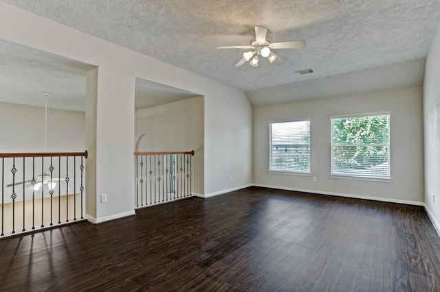 2181 Brittany Colony Drive, League City, TX 77573