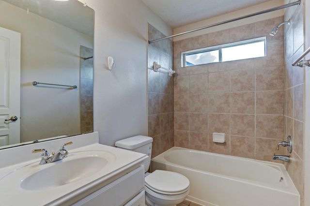 2181 Brittany Colony Drive, League City, TX 77573