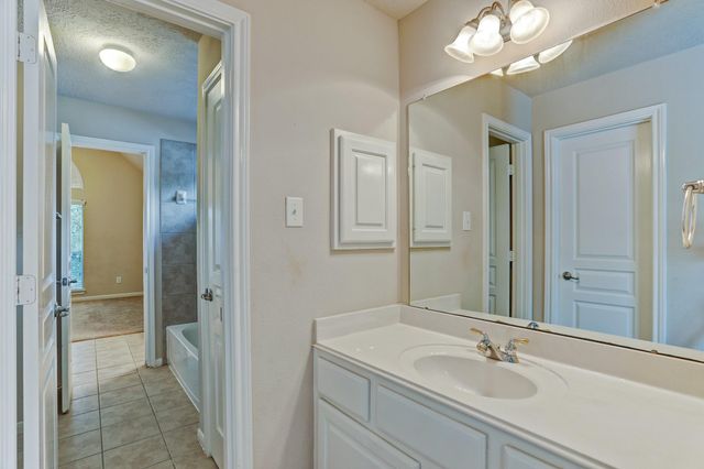 2181 Brittany Colony Drive, League City, TX 77573