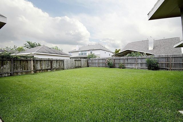 2181 Brittany Colony Drive, League City, TX 77573