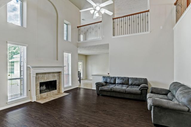 2181 Brittany Colony Drive, League City, TX 77573