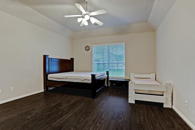 2181 Brittany Colony Drive, League City, TX 77573