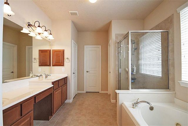 2181 Brittany Colony Drive, League City, TX 77573