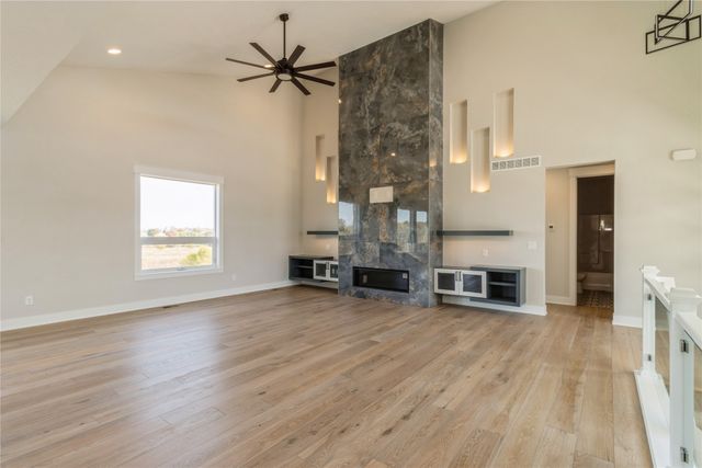 16210 Walnut Meadows Court, Urbandale, IA 50323