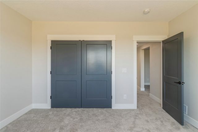 16210 Walnut Meadows Court, Urbandale, IA 50323