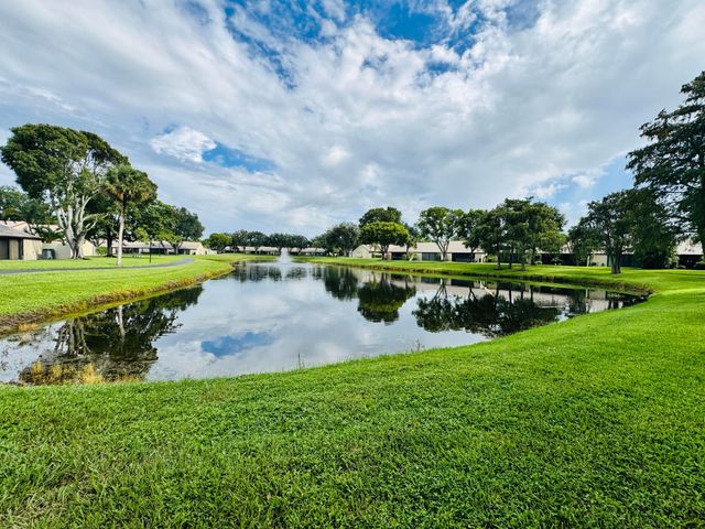 1025 Green Pine Boulevard B, West Palm Beach, FL 33409