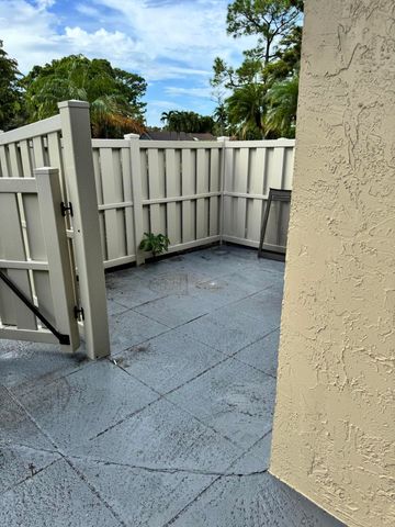 1025 Green Pine Boulevard B, West Palm Beach, FL 33409
