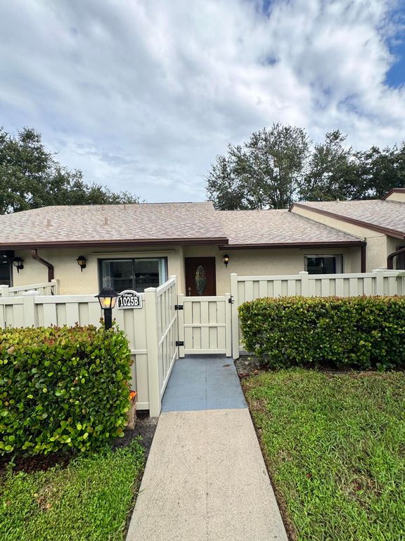 1025 Green Pine Boulevard B, West Palm Beach, FL 33409