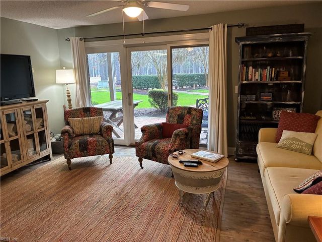 422 Albemarle Blvd Apt 13C, Hertford, NC 27944