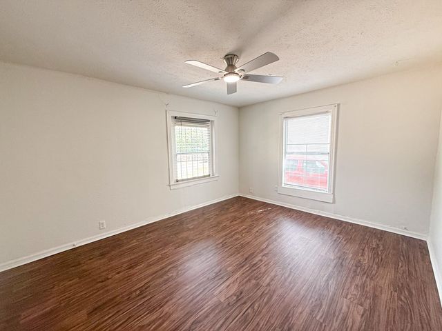 6710 Petain Avenue, Dallas, TX 75227