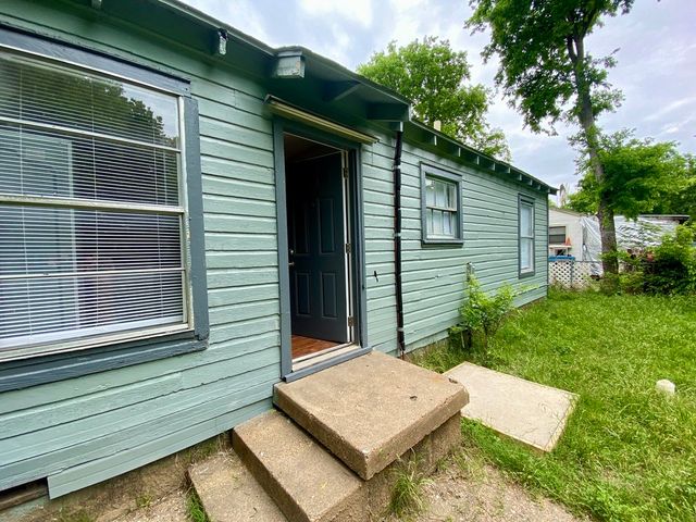 6710 Petain Avenue, Dallas, TX 75227