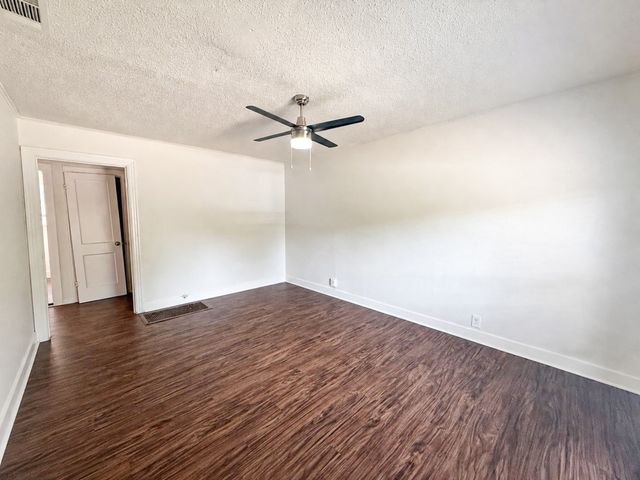 6710 Petain Avenue, Dallas, TX 75227
