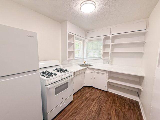 6710 Petain Avenue, Dallas, TX 75227