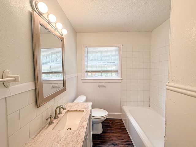 6710 Petain Avenue, Dallas, TX 75227