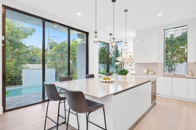 201 SE 4th Avenue, Delray Beach, FL 33483