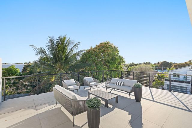 201 SE 4th Avenue, Delray Beach, FL 33483