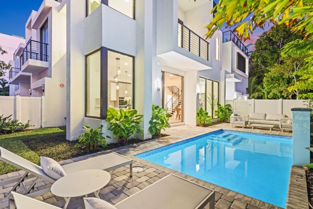 201 SE 4th Avenue, Delray Beach, FL 33483